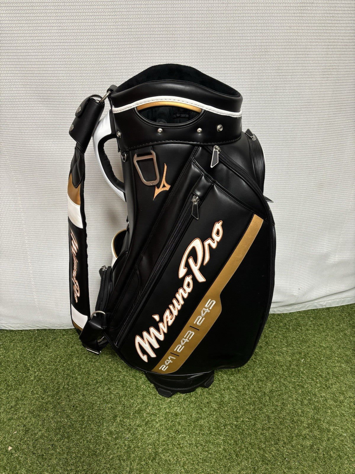 Limited Edition Mizuno 2025 Pro Tour Staff Bag / 6-Way Divider