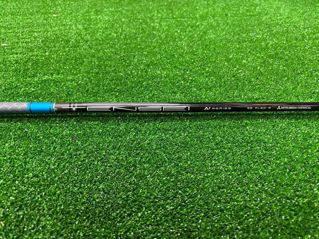 Titleist GT2 11° Driver / Regular Tensei AV Blue Xlink Tech 55 R Graphite Shaft