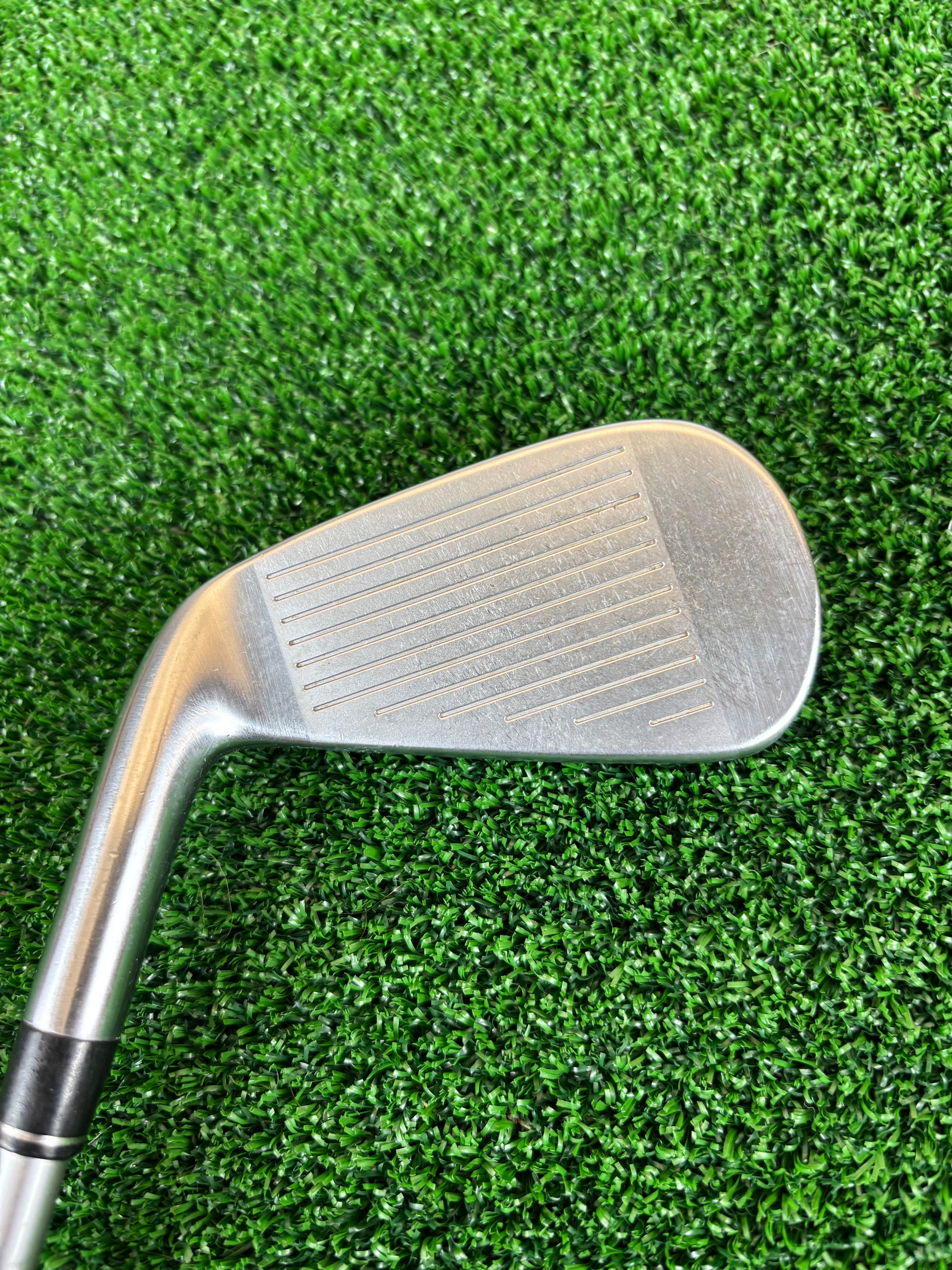 TaylorMade Stealth UDI 18° 2 Iron / Stiff Aldila Ascent 90HY S Graphite Shaft