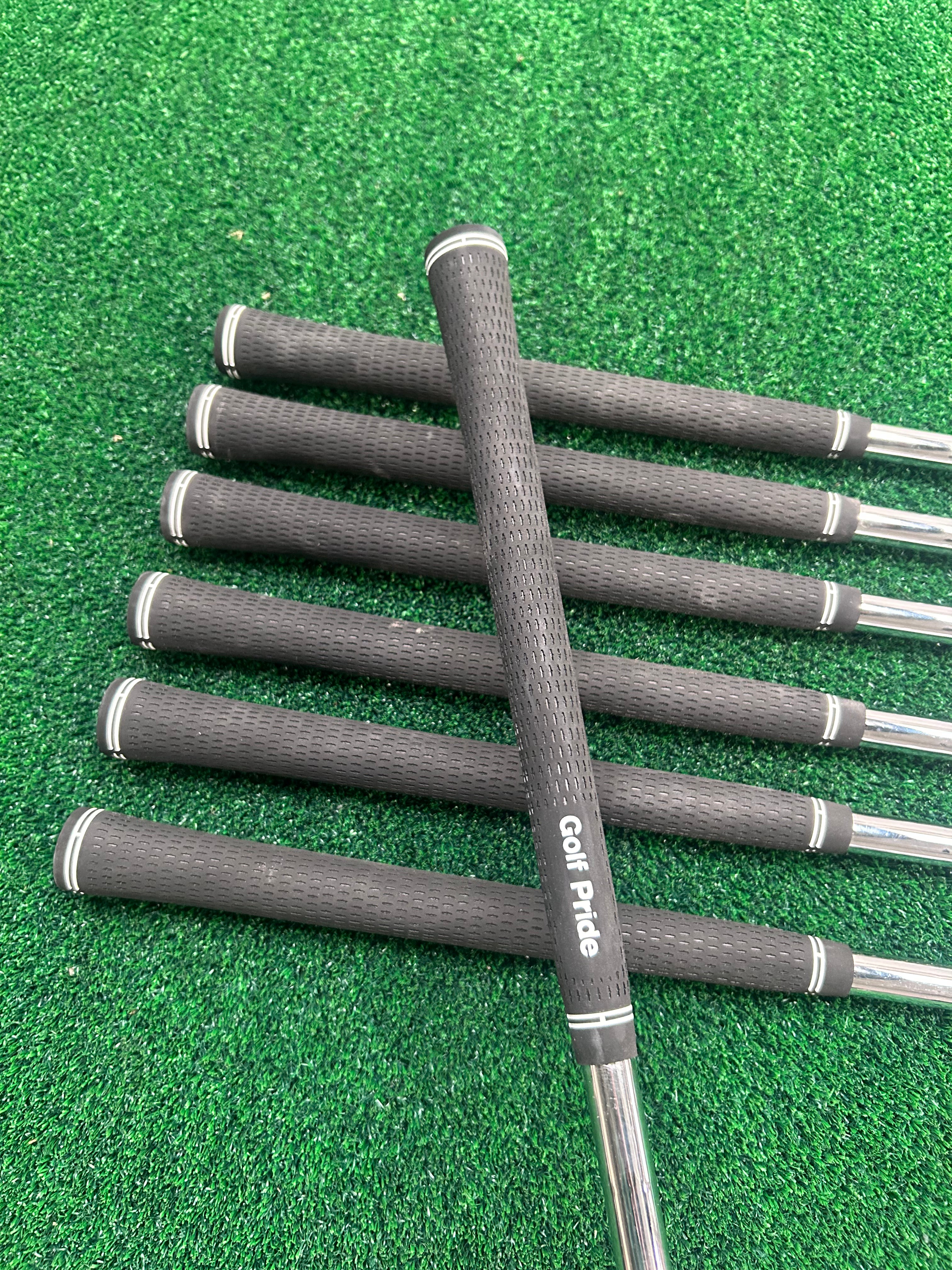 PING i230 Irons 4-PW / Stiff NS Pro Modus³ 105 S Steel Shafts / Orange Dot